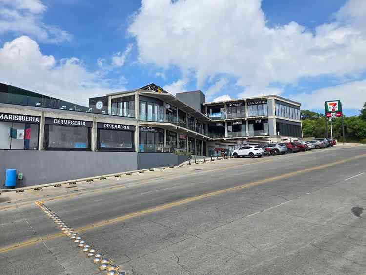 local comercial en renta avenida las terrazas las terrazas san pedro tlaquepaque jalisco pl1NjYx