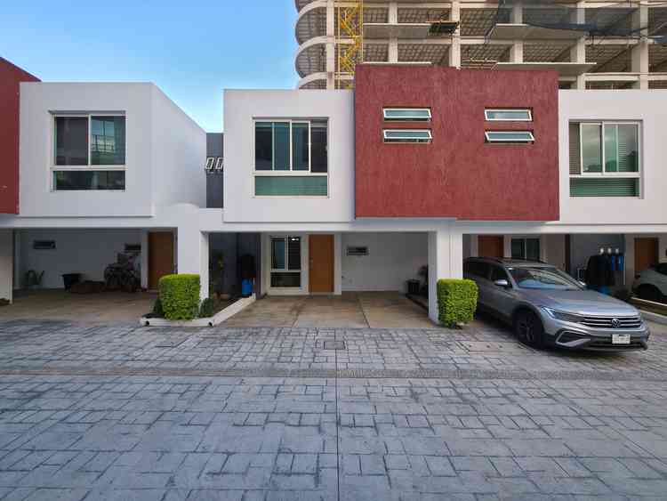 casa en venta calzada circunvalacion poniente granja zapopan jalisco p0m3Uml